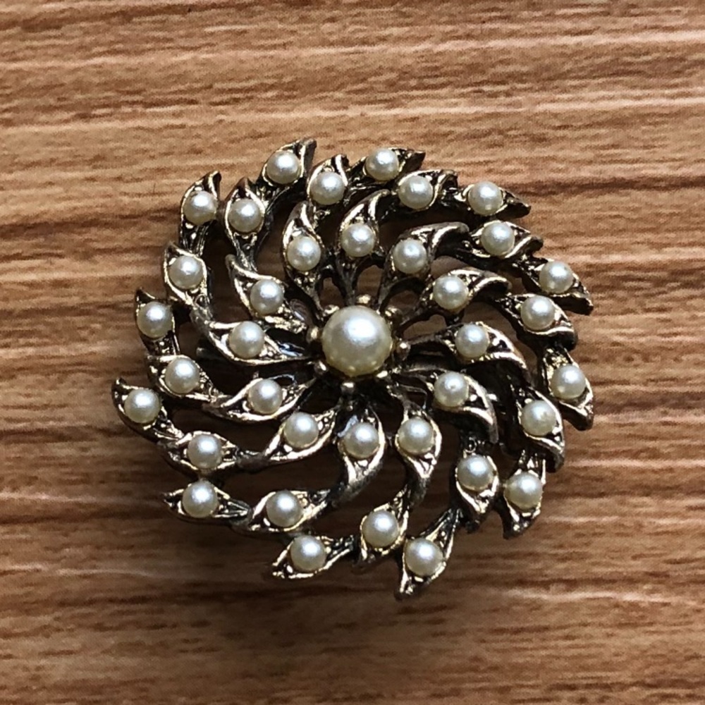Vintage Faux Pearl Pin/Brooch